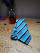 Niebieski krawat w paski