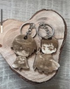 Brelok Guts i Casca z Berserka zrobione z drewna