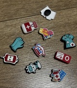 Przypinki do butów charms crocs medyczne