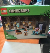 Klocki LEGO 21252 Minecraft Zbrojownia 203 elementy 7 lat + Portal