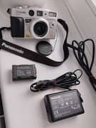 Kultowy, stary, cyfrowy aparat Panasonic Lumix DMC-LC5 