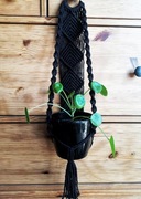 Kwietnik makrama na ścianę CZARNY (dł. 56 cm)