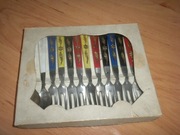 Zestaw WIDELCZKÓW i dwie ŁYŻECZKI,  z epoki + dodatki S.R. MECHANIKÓW