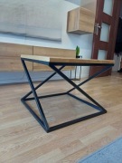 Stolik kawowy, drewniany lakierowany blat 60x60