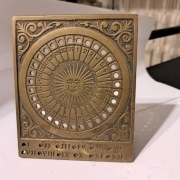 Kalendarz wieczny z mosiądzu 