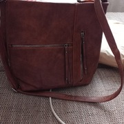 Sprzedam ładną torebeczkę zwaną listonoszka 