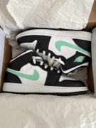 Nike Air Jordan 1 MID