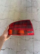 Klosz lewej lampy tylniej Audi a4b7 