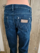 Wrangler Sara W212QC818 – Klasyczne jeansy, które zawsze pasują!