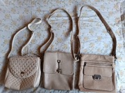 Torebki damskie używane w bardzo dobrym stanie. Cena za sztukę 40 pln.