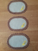 Owalne haftowane serwetki lniane PRL