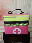 Apteczka samochodowa lux. Dostępne kolory czarny ,szary,czerwony,moro