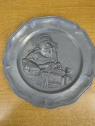 Dekoracyjny talerz cynowy / metalowy – scena rodzajowa, Made in Italy