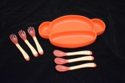O3 Talerzyk silikonowy z przyssawką i sztućcami