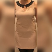 Sukienka z koralowym kołnierzykiem rozmiar S 