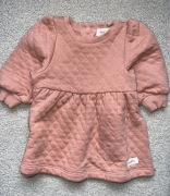 Różowa dresowa sukienka Newbie 56 pikowana