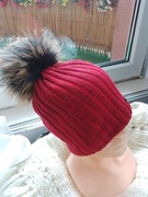 Czapka damska z pomponem 