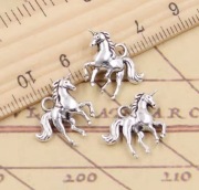 Dowieszka Charms koń Jednorożec 