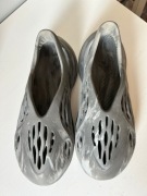 Yeezy foam RNNR mx Granite – rozmiar 44.5