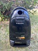 Mocny Electrolux Excellio Made in SWEDEN Odkurzacz Workowy Solidny 1500W