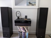 Harman AVR 155 + Głośniki podłogowe Prism Odyssey M200 