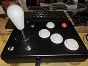 Nowo zbudowany leworęczny joystick arkadowy do Atari i Amigi