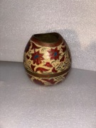 Indyjski metalowy wazonik