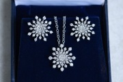 Komplet biżuterii z białego złota 14k z diamentami