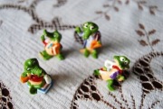 kinder surprise figurki kolekcjonerskie krokodyle 