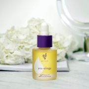 Serum Uplift od firmy Younique 