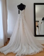Suknia ślubna z trenem Demetrios roz 38