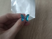 Regulowany pierścionek z motylem