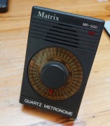 Metronom kwarcowy tradycyjny