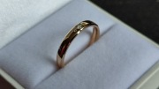 Złota obrączka z diamentami pr. 585 0,04 ct rozmiar 11,5