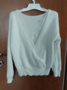 Piękny ciepły puszysty miękkie sweter damski biały L