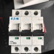 Wyłącznik nadprądowy B32