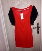 Sukienka z ozdobnymi rękawami