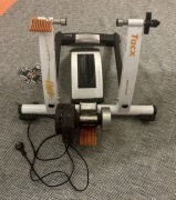 Trenażer rowerowy Tacx Flow – trening w domu