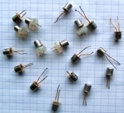 18 x CEMI Diody BZP630 złocone nóżki (różne) z PRL