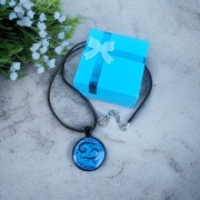 Wisiorek Zodiakalny Rak Cancer – Niebieski Amulet z Żywicy
