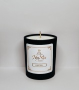 Świeca sojowa o zapachu drzewa sandałowego i piżma 