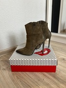 Sprzedam nie używane Buty Carinii