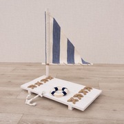 Drewniana tratwa, rekwizyt do sesji fotograficznych