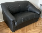 Sofa kanapa dwuosobowa czarna skórzana