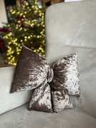 Poduszka kokarda w kolorze kawowym