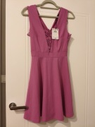 Elegancka różowa sukienka Mohito z koronką – nowa