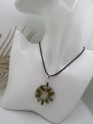 Labradoryt zatopiony w żywicy jubilerskiej