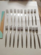 Zestaw 18 widelców z PRL-u ciekawy uchwyt