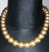 klasyczny sznur dużych pereł ecru, produkt renomowanej firmy Jablonex