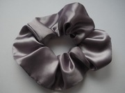 Jedwabna duża gumka scrunchie do włosów liliowa